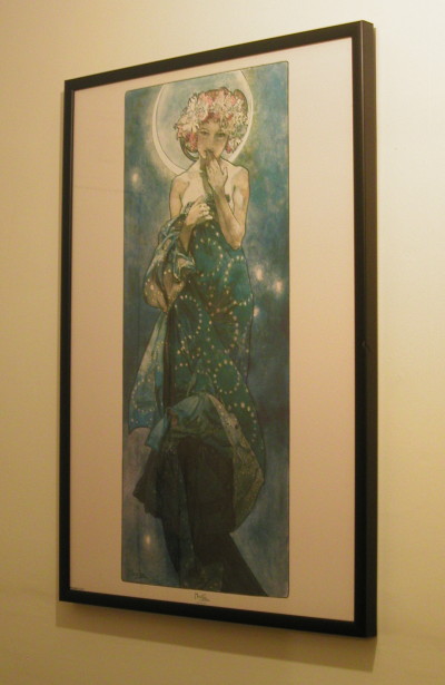 Mucha, The Moon